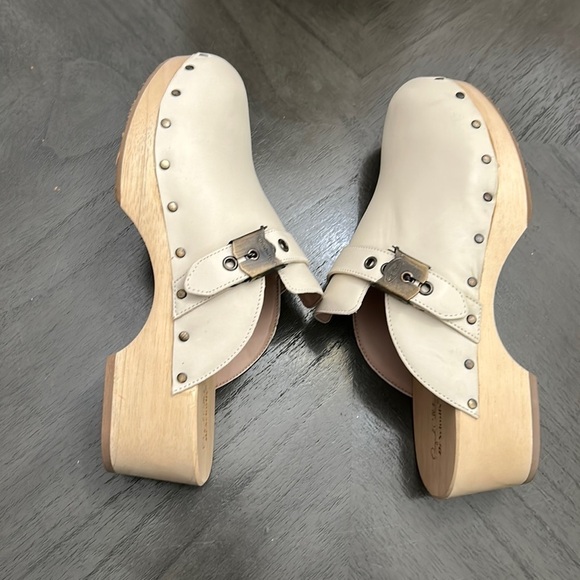 Dr. Scholl's Women's Original Clog Mule in Ivory Leather - Picture 7 of 10